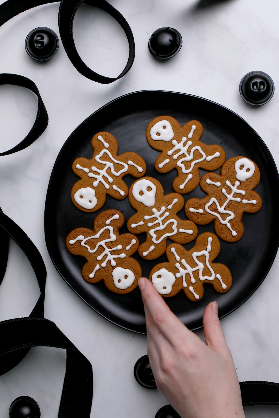 Gingerbread Skeletons | Lively Ghosts