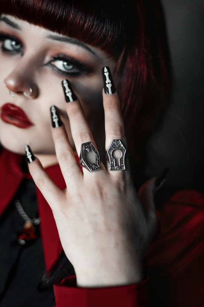 Mourning Widow Ring